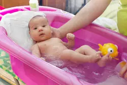 8 Boon Soak 3traps babybadje  ideaal voor baden in de gootsteen